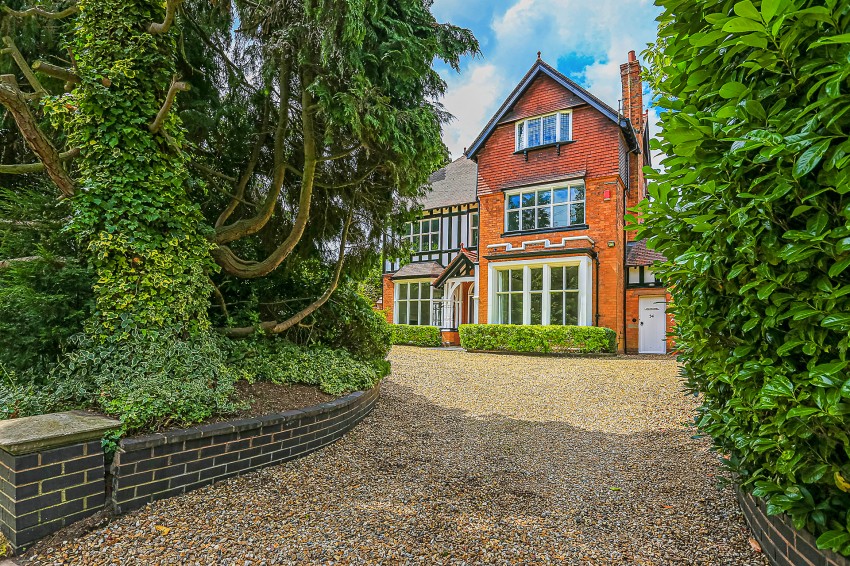 5bedroom detached house for sale in Widney Manor Road, Solihull