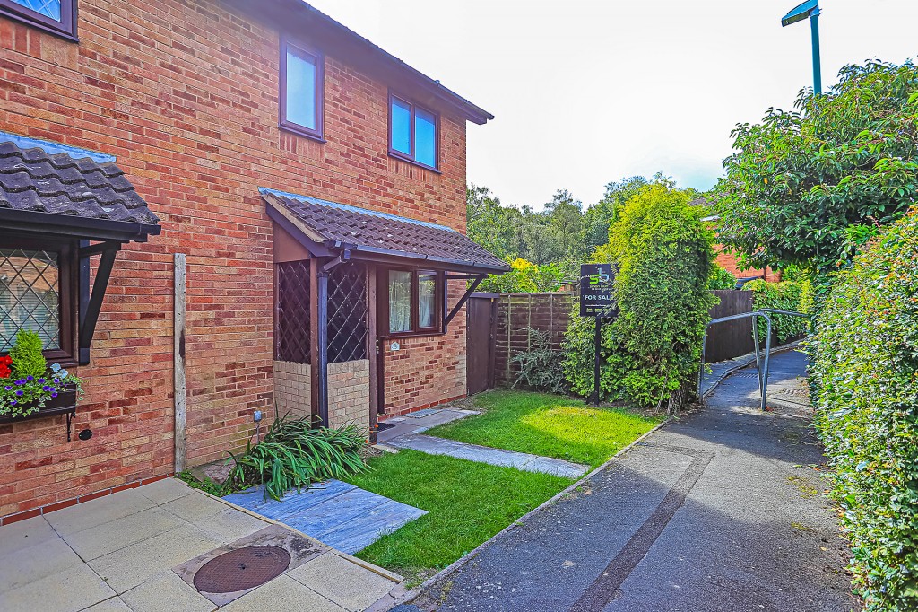 1bedroom town house for sale in Kendal Grove, Solihull