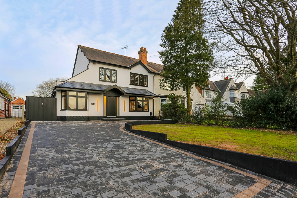 4bedroom semidetached house for sale in Skip Lane, Walsall