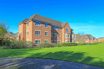 Click the photo for more details of Middlewood Close