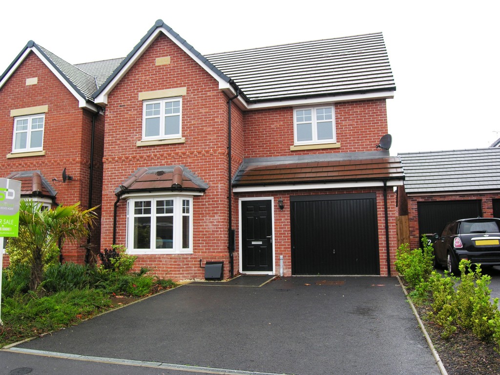 4bedroom detached house for sale in Bellerose Close, Banner Brook