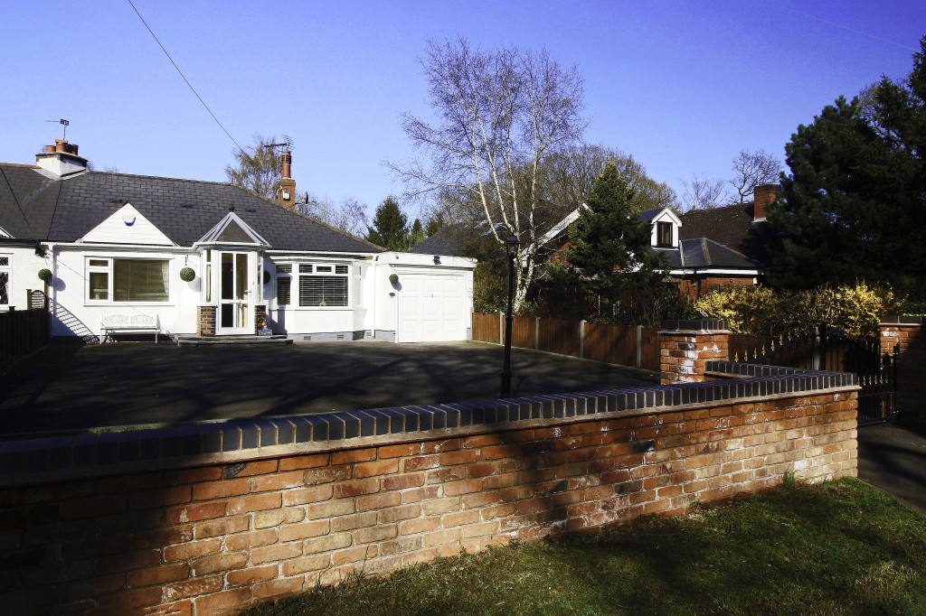 3bedroom bungalow for sale in Birchy Leasowes Lane, Tidbury Green