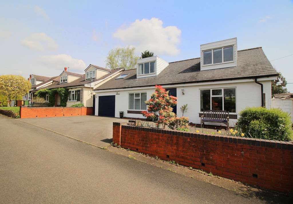 3bedroom detached house for sale in Mason Lane, Earlswood, Solihull