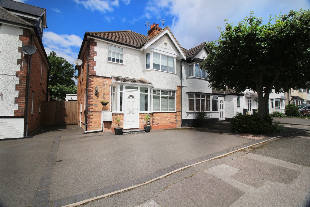 3bedroom semidetached house for sale in Sandy Hill Road, Shirley