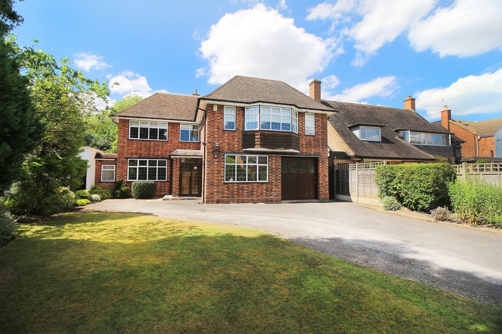 4bedroom detached house for sale in Whitefields Road, Solihull