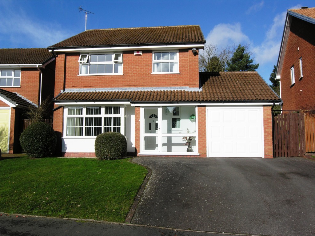 4bedroom detached house for sale in Crescent, Balsall Common