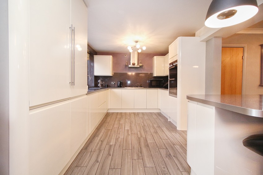 5bedroom detached house for sale in The Fordrough, Truemans Heath Lane