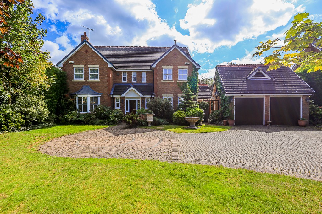 5bedroom detached house for sale in Whitefields Road, Solihull