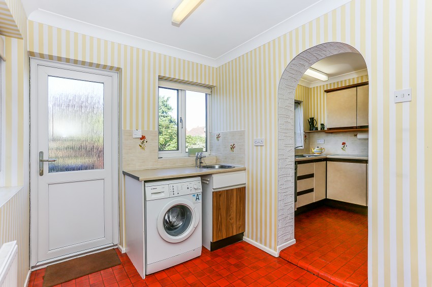 3bedroom semidetached house for sale in Leafield Road, Solihull