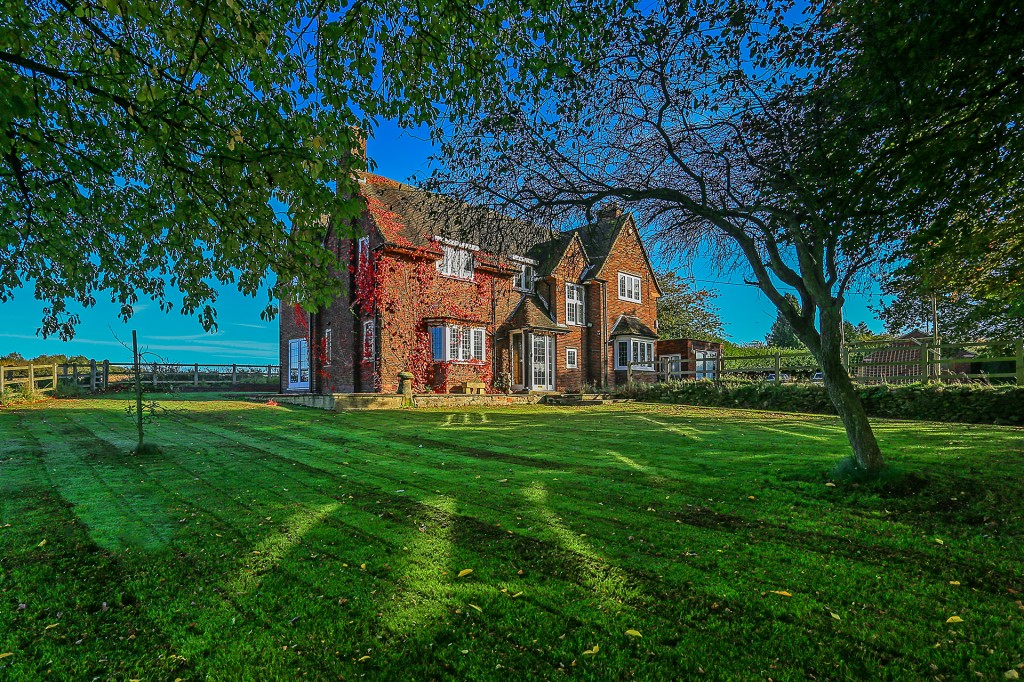 5bedroom detached house for sale in Church Lane, Maxstoke, Birmingham