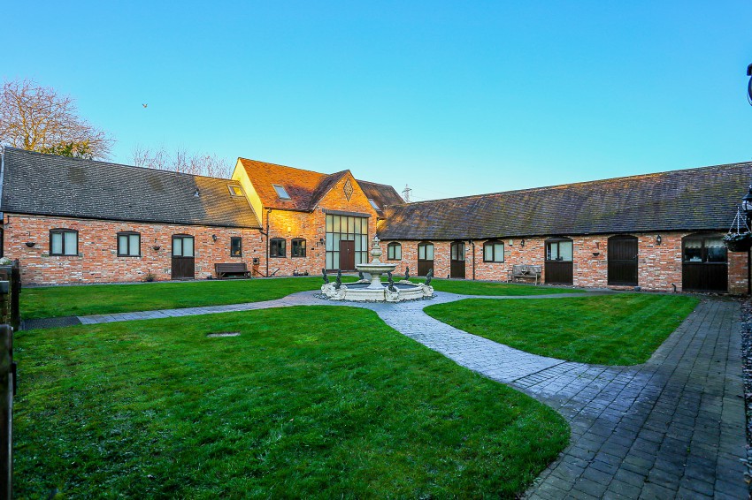 Images for Moat Farm, Hospital Lane, Bedworth EAID: BID:simonburt