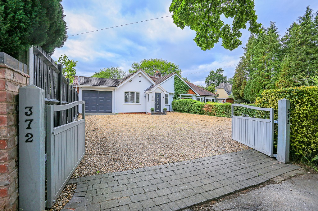 3bedroom bungalow for sale in Tilehouse Lane, Tidbury Green, Solihull
