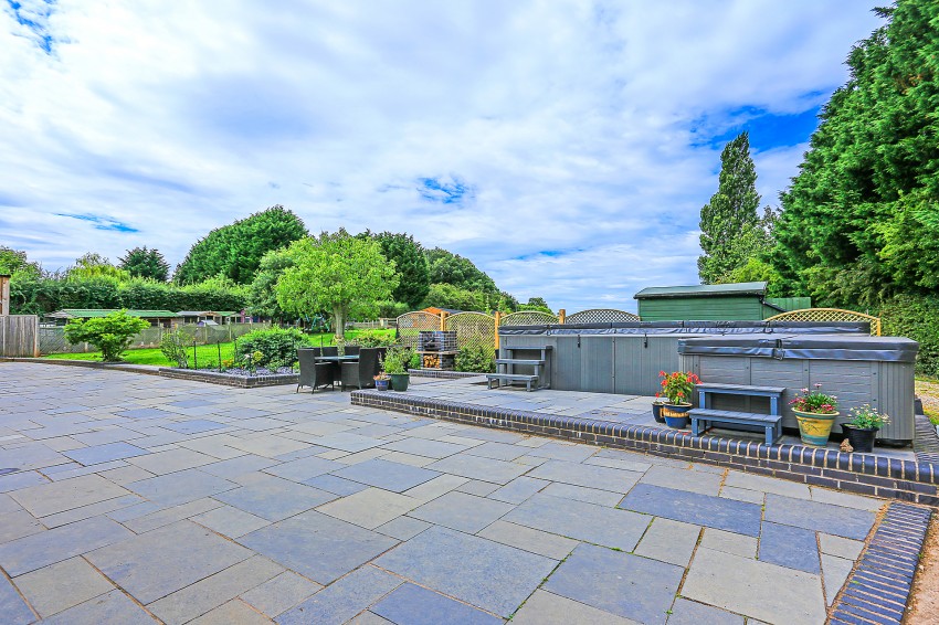 5bedroom detached house for sale in Low Road, Church Lench, Evesham