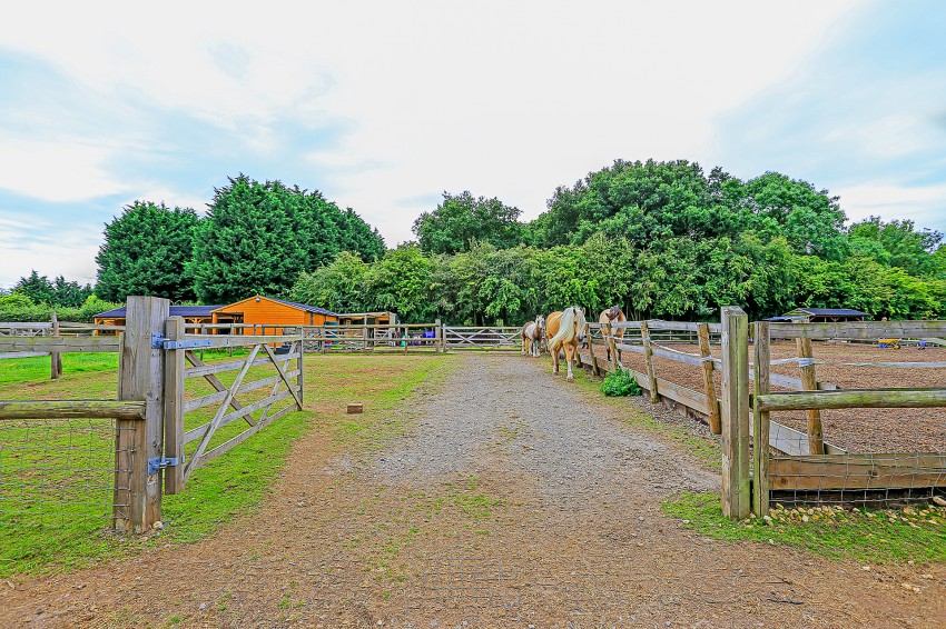 Images for Low Road, Church Lench, Evesham EAID: BID:privilege