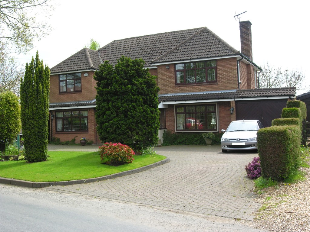 4bedroom detached house for sale in Back Lane, Meriden