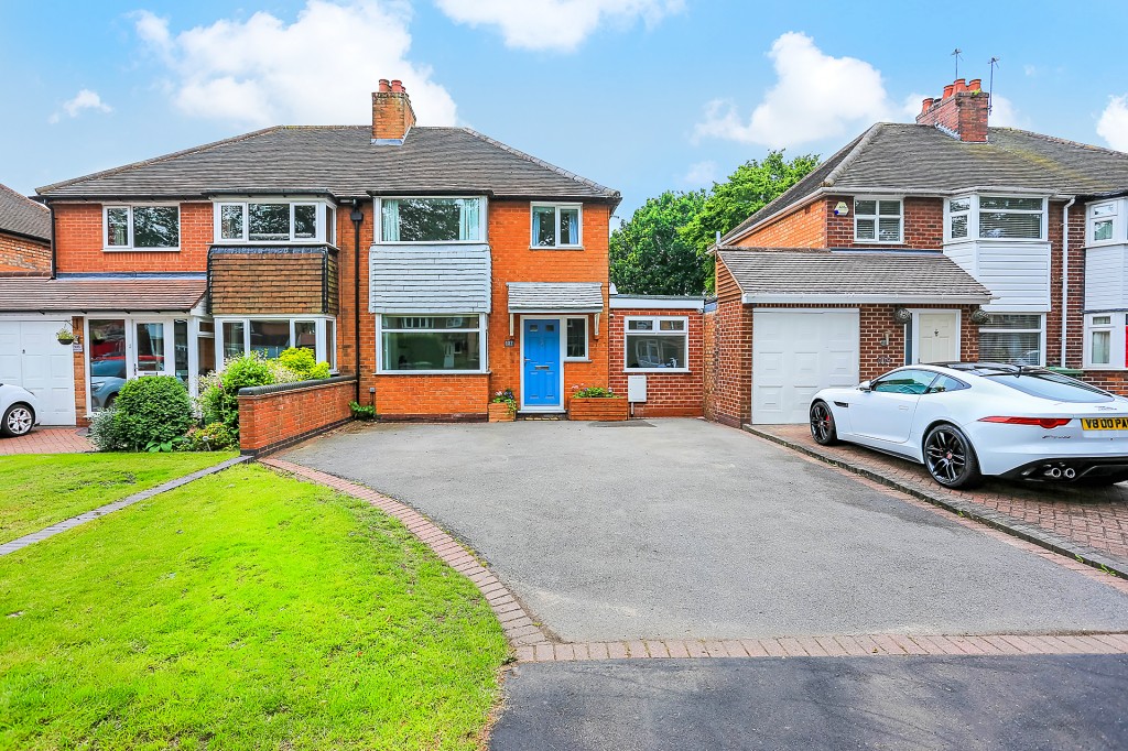 3bedroom link semidetached for sale in Damson Lane, Solihull