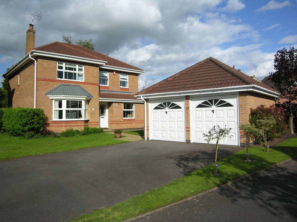 4bedroom detached house for sale in Whitehead Grove, Balsall Common