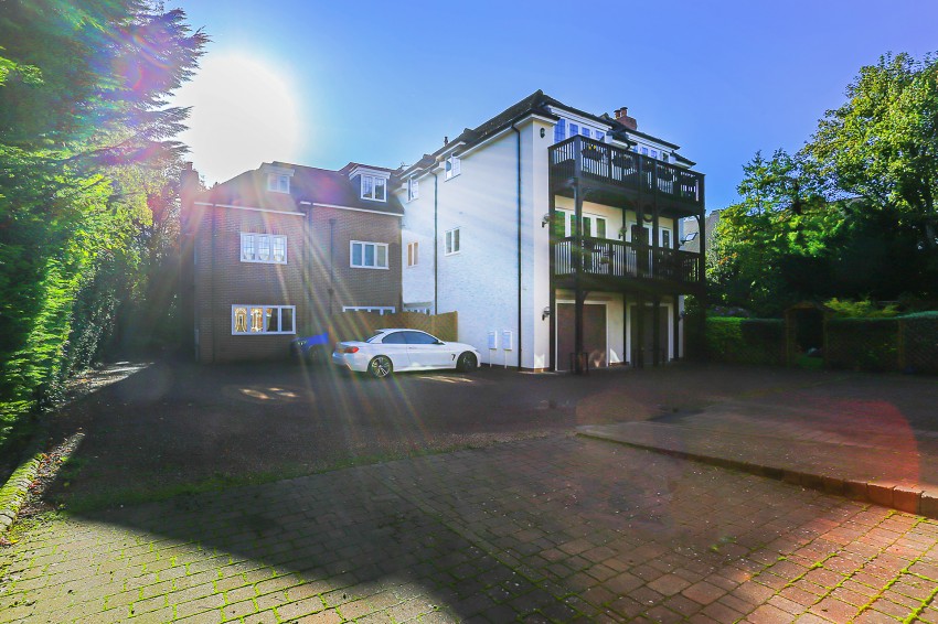 Images for Snowberry Gardens, 609 Warwick Road, Solihull EAID: BID:simonburt