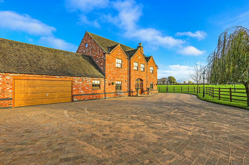 10bedroom detached house for sale in Mythe Lane, Witherley, Atherstone