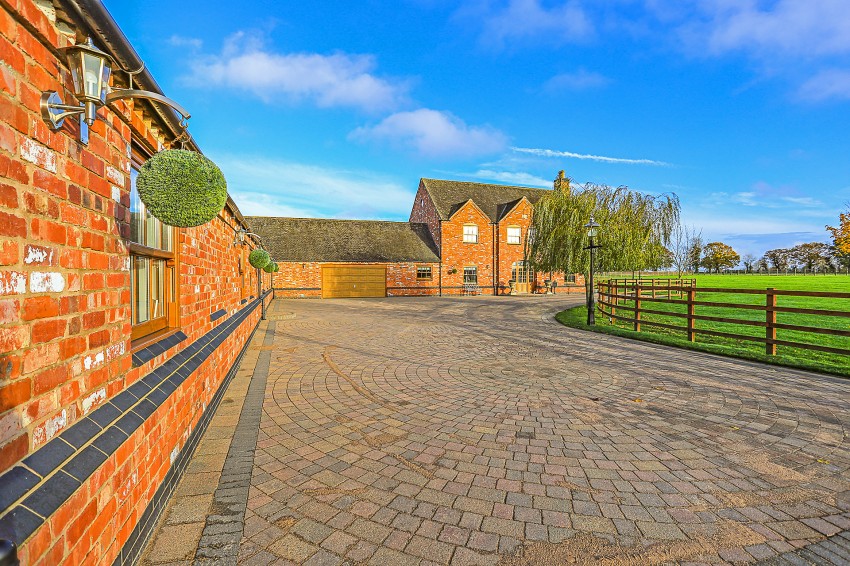 10bedroom detached house for sale in Mythe Lane, Witherley, Atherstone