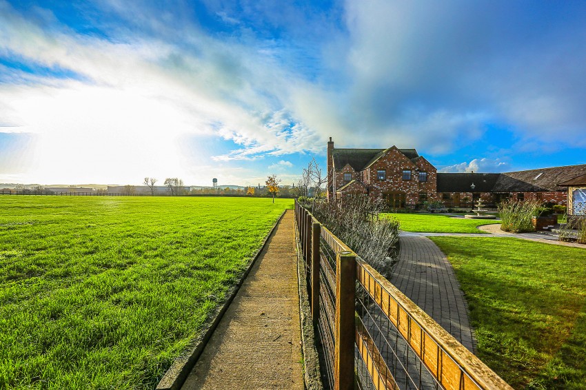 10bedroom detached house for sale in Mythe Lane, Witherley, Atherstone